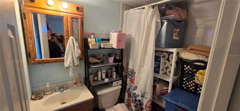 Activo con contrato: $379,000 (5 camas, 0 baños, 1944 Pies cuadrados)