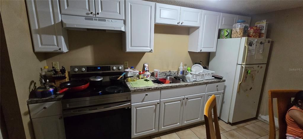 Activo con contrato: $379,000 (5 camas, 0 baños, 1944 Pies cuadrados)