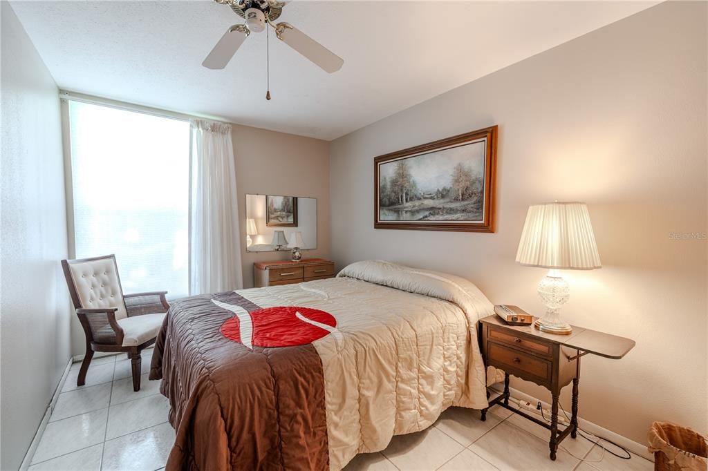 Activo con contrato: $115,000 (2 camas, 1 baños, 768 Pies cuadrados)