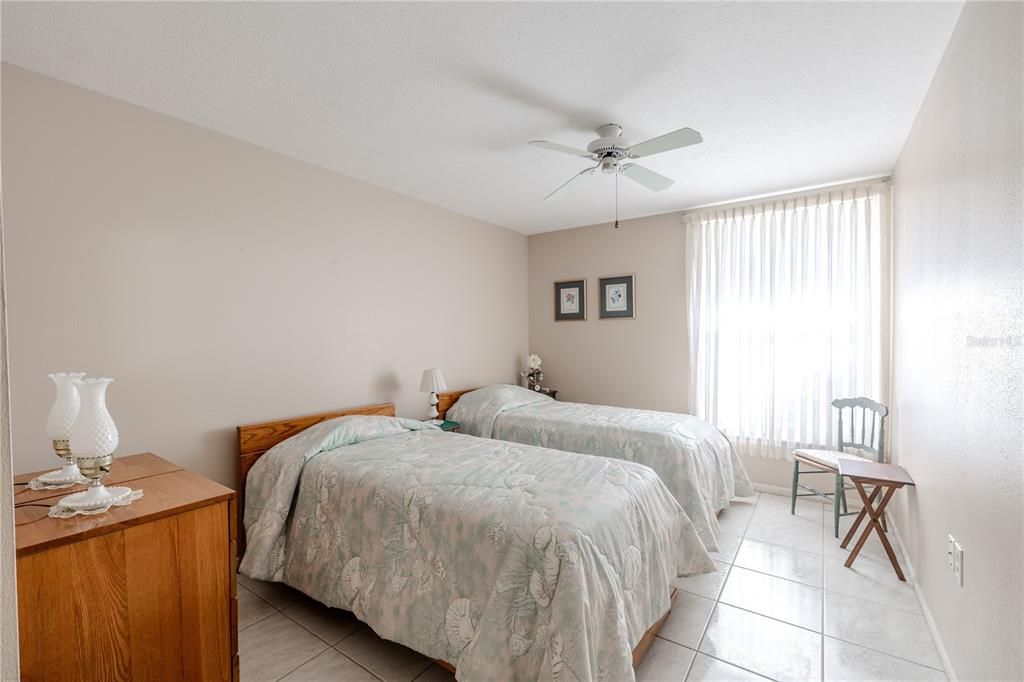 Activo con contrato: $115,000 (2 camas, 1 baños, 768 Pies cuadrados)