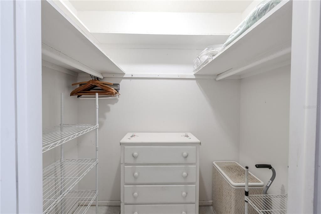 Activo con contrato: $115,000 (2 camas, 1 baños, 768 Pies cuadrados)