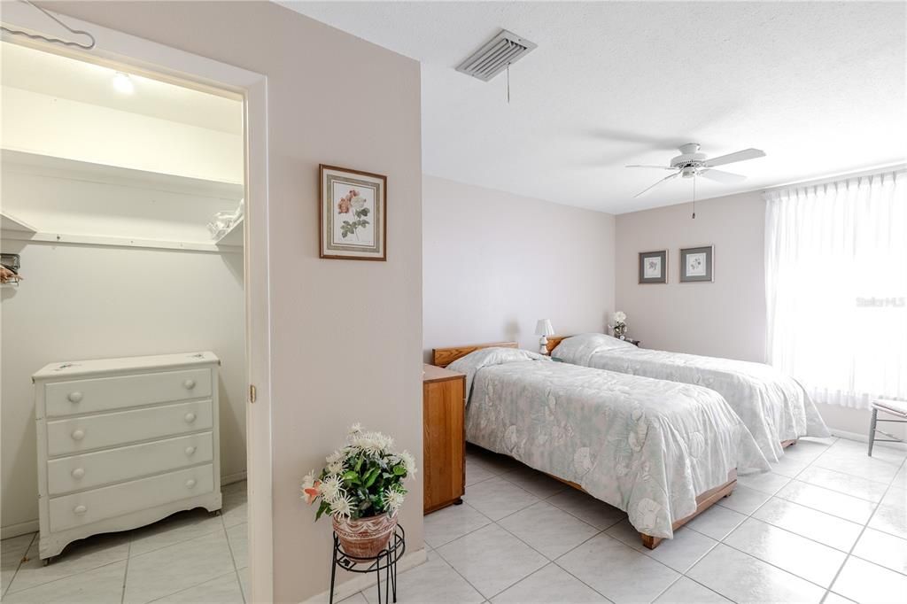 Activo con contrato: $115,000 (2 camas, 1 baños, 768 Pies cuadrados)