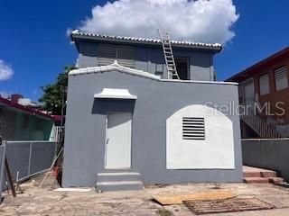 合同活跃: $95,000 (4 贝兹, 2 浴室, 2000 平方英尺)