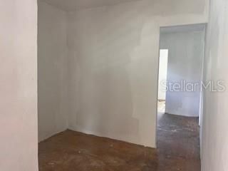 合同活跃: $95,000 (4 贝兹, 2 浴室, 2000 平方英尺)