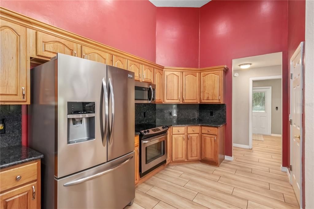 For Sale: $650,000 (3 beds, 3 baths, 2744 Square Feet)