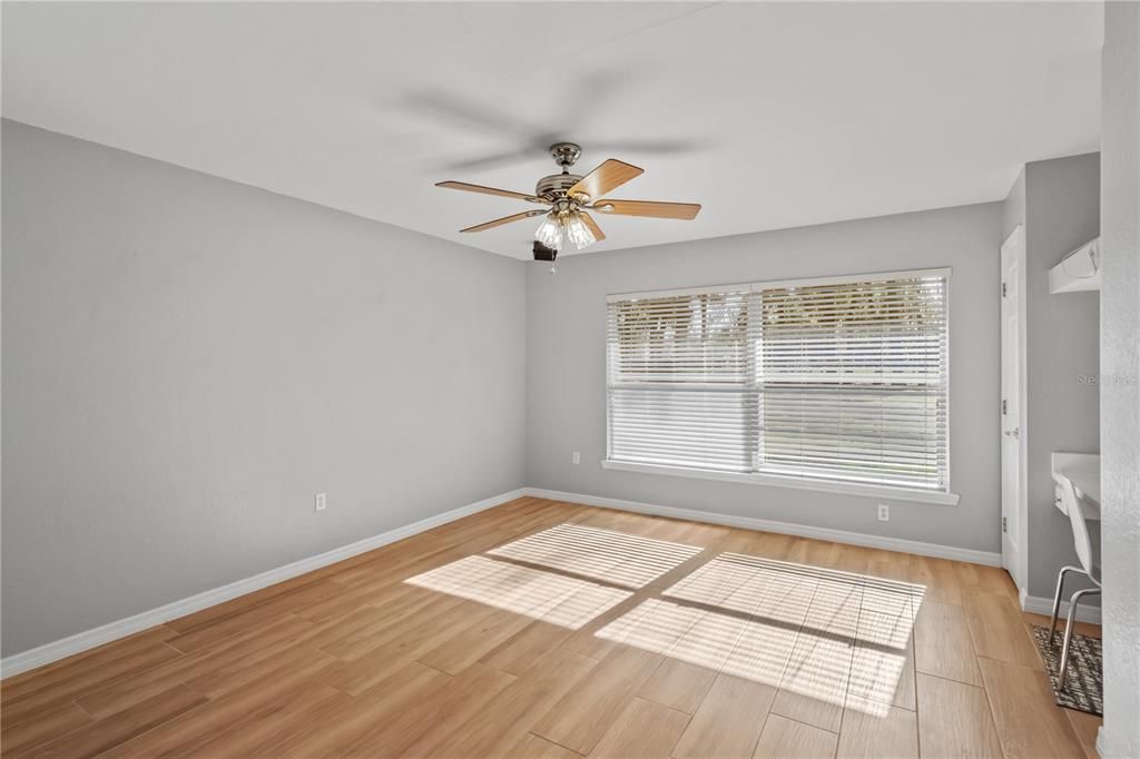 For Sale: $650,000 (3 beds, 3 baths, 2744 Square Feet)