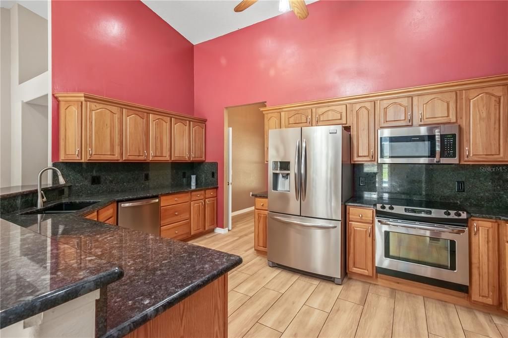 For Sale: $650,000 (3 beds, 3 baths, 2744 Square Feet)