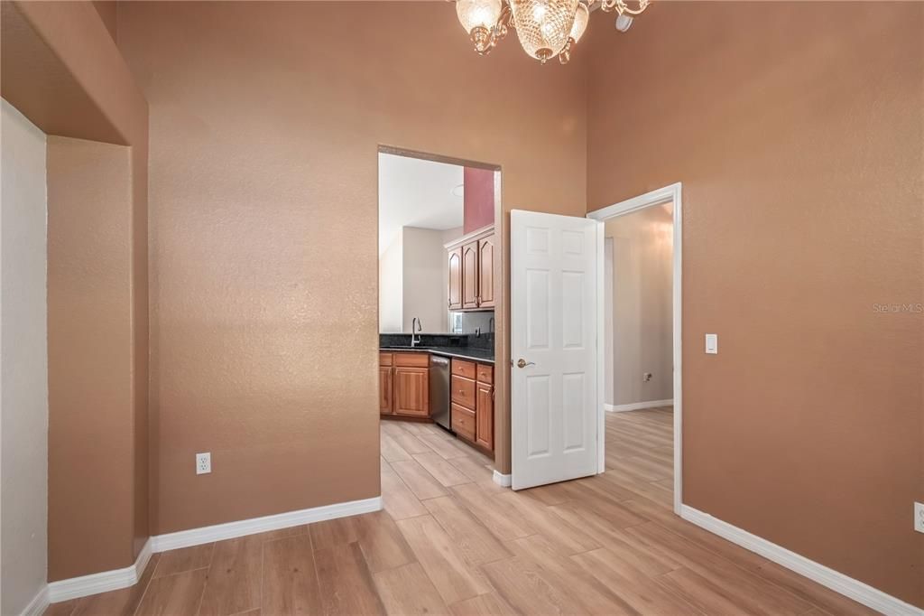 For Sale: $650,000 (3 beds, 3 baths, 2744 Square Feet)