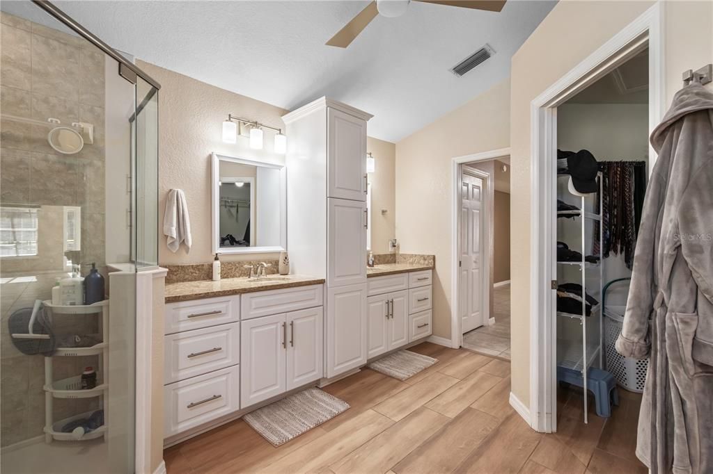 For Sale: $650,000 (3 beds, 3 baths, 2744 Square Feet)