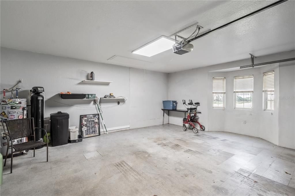 For Sale: $650,000 (3 beds, 3 baths, 2744 Square Feet)