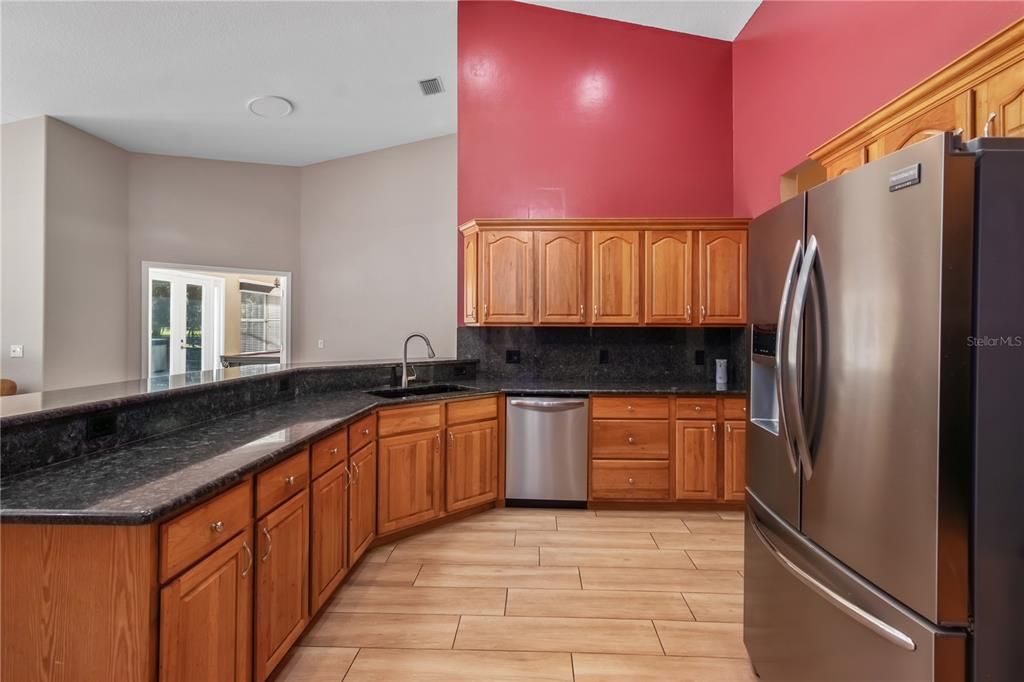 For Sale: $650,000 (3 beds, 3 baths, 2744 Square Feet)