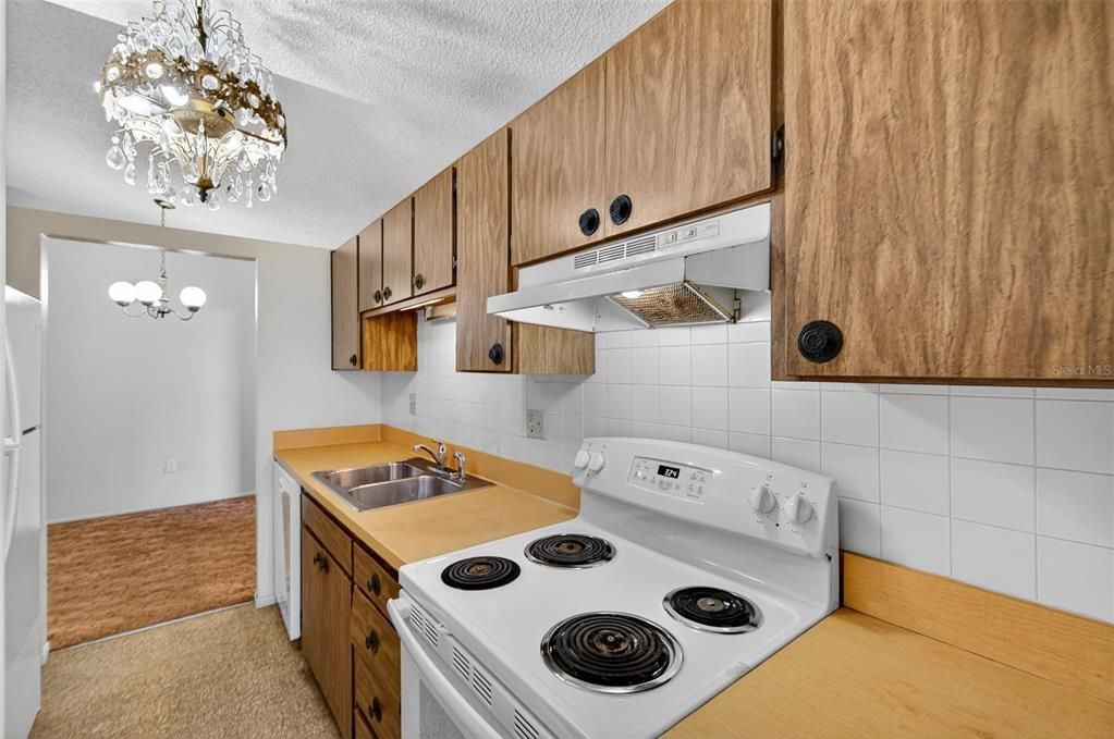 For Sale: $149,000 (2 beds, 2 baths, 1010 Square Feet)