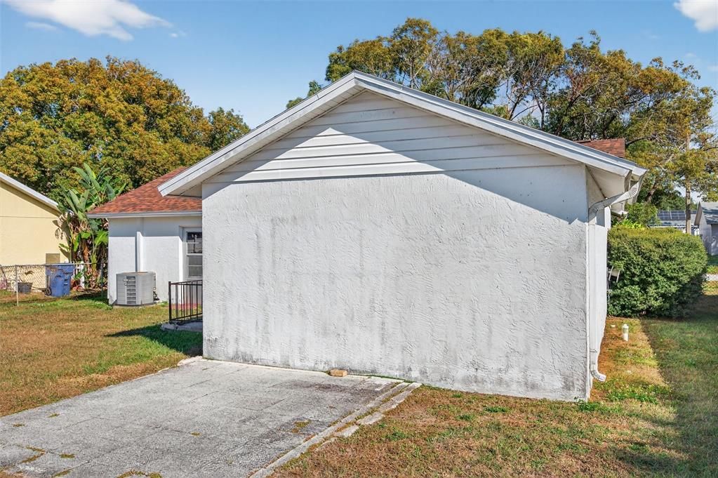 For Sale: $149,000 (2 beds, 2 baths, 1010 Square Feet)