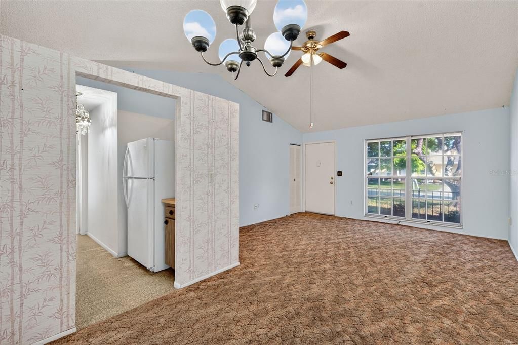 For Sale: $149,000 (2 beds, 2 baths, 1010 Square Feet)