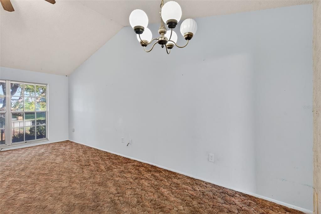 For Sale: $149,000 (2 beds, 2 baths, 1010 Square Feet)