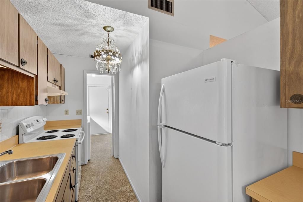 For Sale: $149,000 (2 beds, 2 baths, 1010 Square Feet)