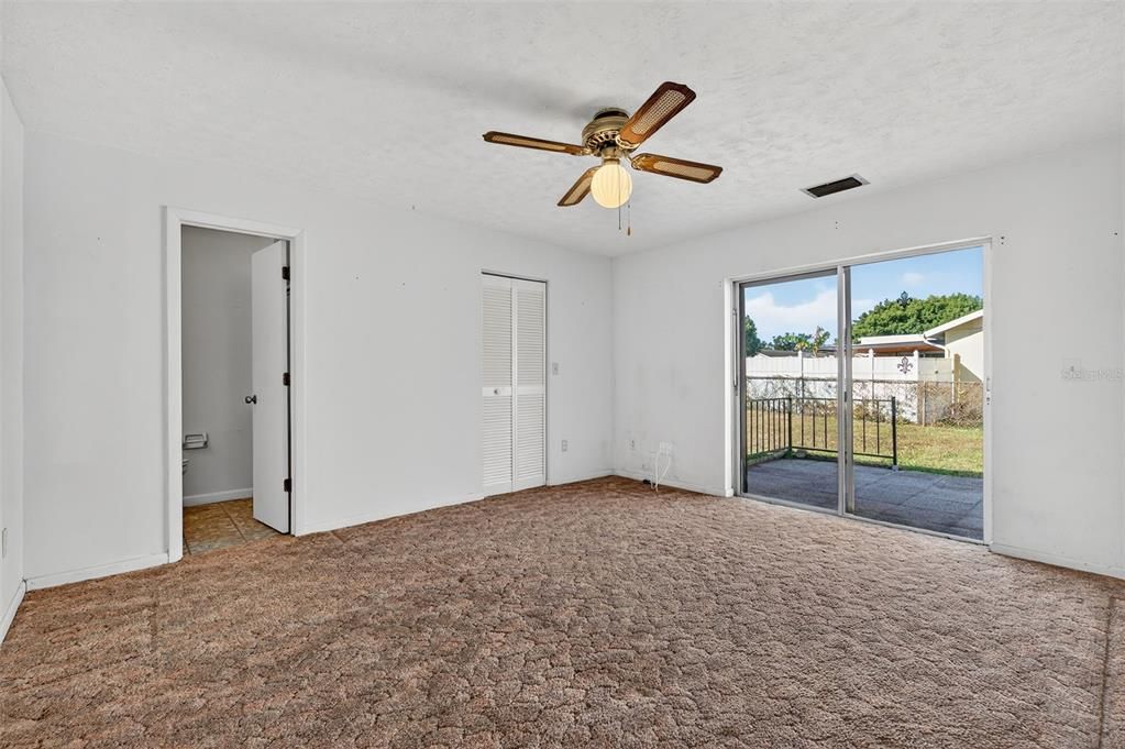 For Sale: $149,000 (2 beds, 2 baths, 1010 Square Feet)