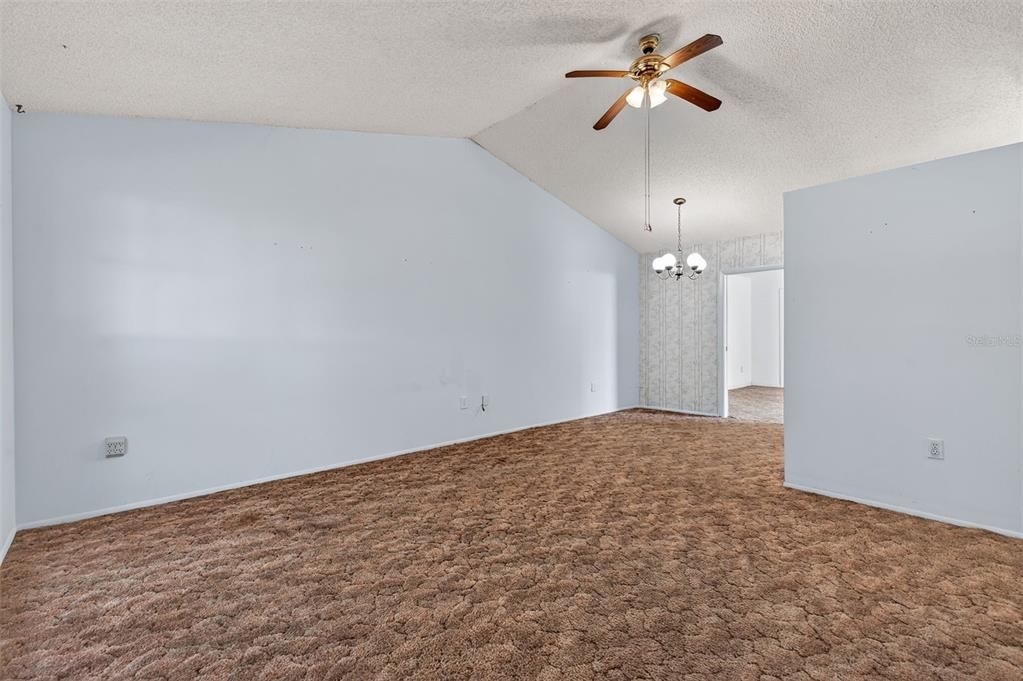 For Sale: $149,000 (2 beds, 2 baths, 1010 Square Feet)