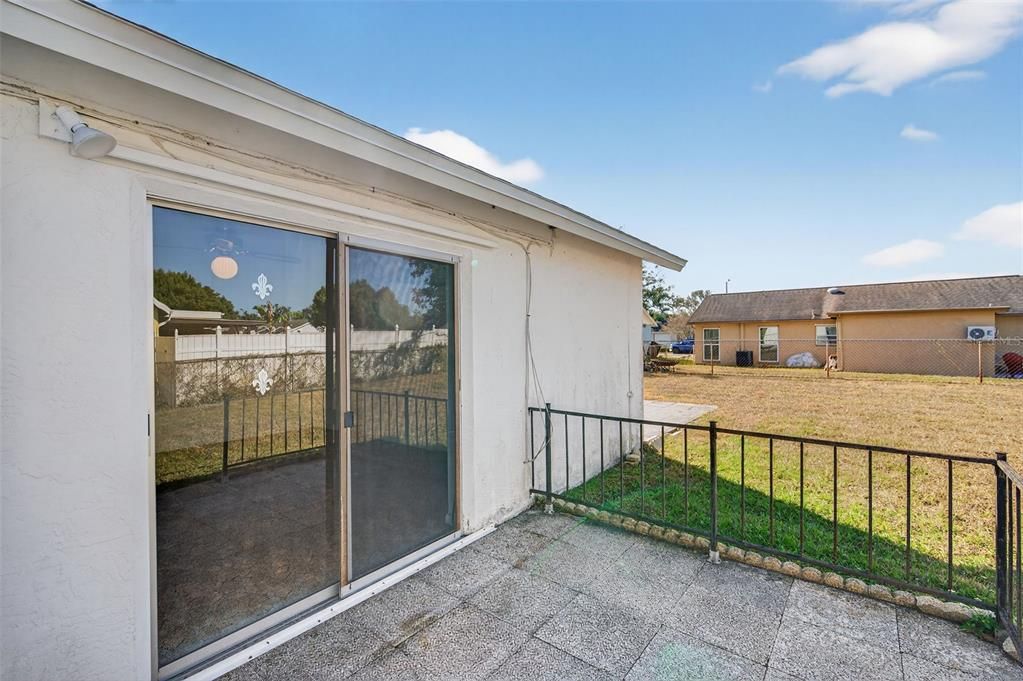 For Sale: $149,000 (2 beds, 2 baths, 1010 Square Feet)