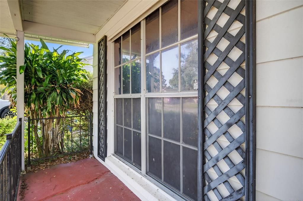 For Sale: $149,000 (2 beds, 2 baths, 1010 Square Feet)