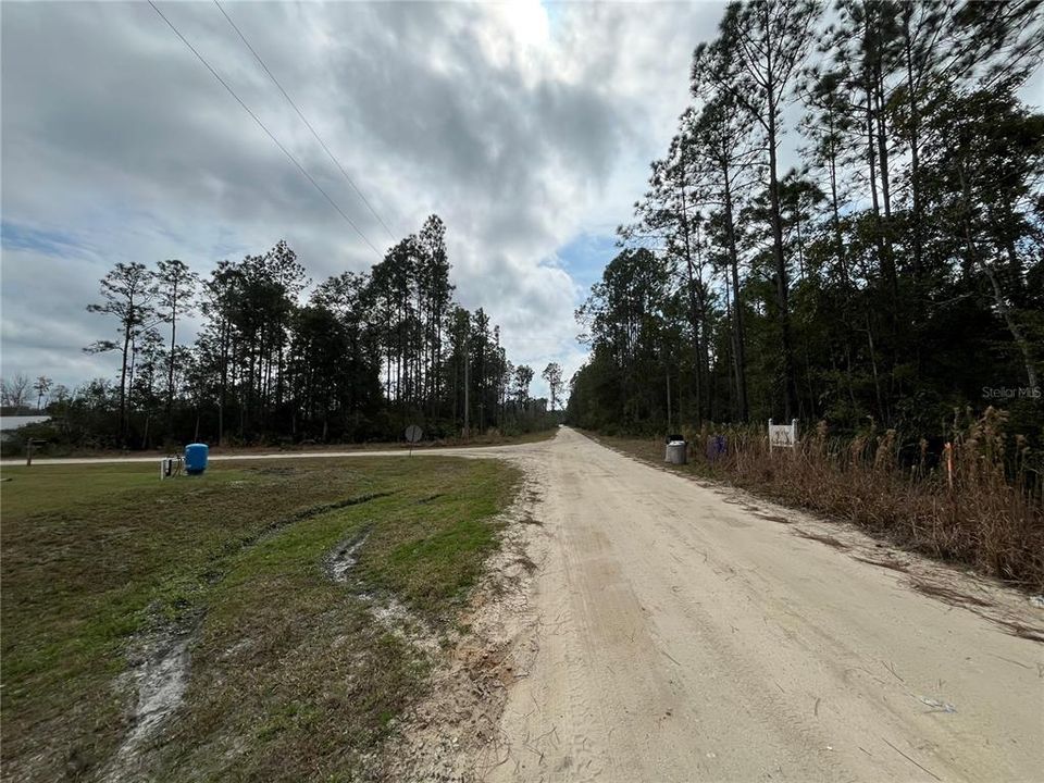 待售: $8,100 (0.22 acres)