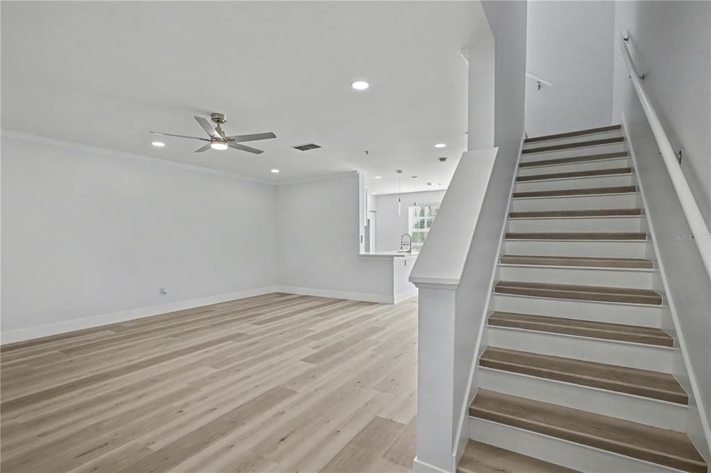 出租: $3,500 (3 贝兹, 2 浴室, 1600 平方英尺)