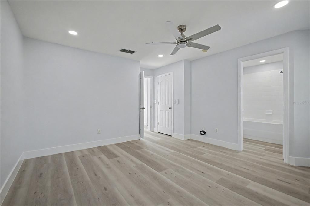 出租: $3,500 (3 贝兹, 2 浴室, 1600 平方英尺)