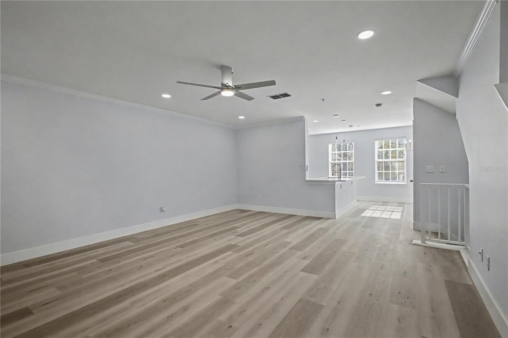 出租: $3,500 (3 贝兹, 2 浴室, 1600 平方英尺)