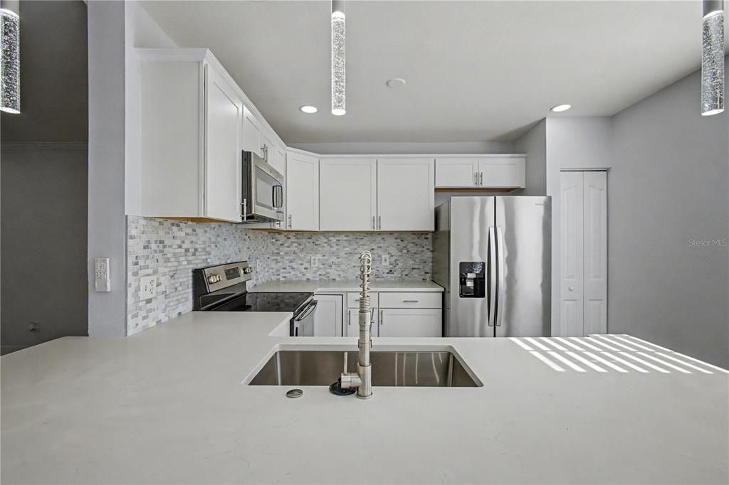 出租: $3,500 (3 贝兹, 2 浴室, 1600 平方英尺)