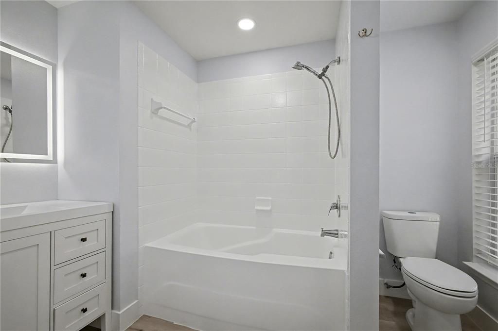 出租: $3,500 (3 贝兹, 2 浴室, 1600 平方英尺)