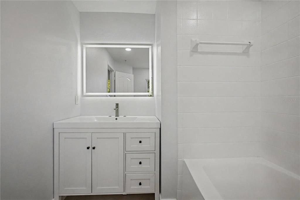 出租: $3,500 (3 贝兹, 2 浴室, 1600 平方英尺)