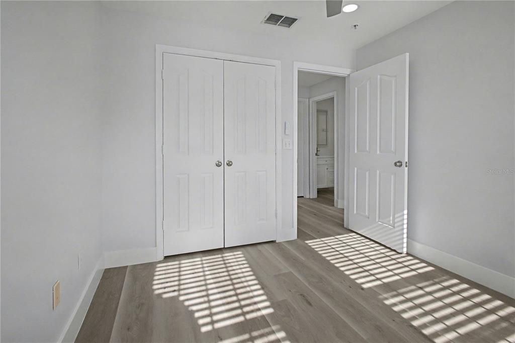 出租: $3,500 (3 贝兹, 2 浴室, 1600 平方英尺)