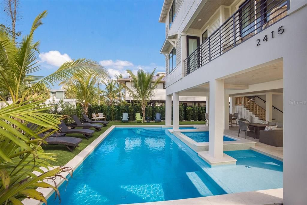 En Venta: $4,500,000 (6 camas, 5 baños, 3400 Pies cuadrados)