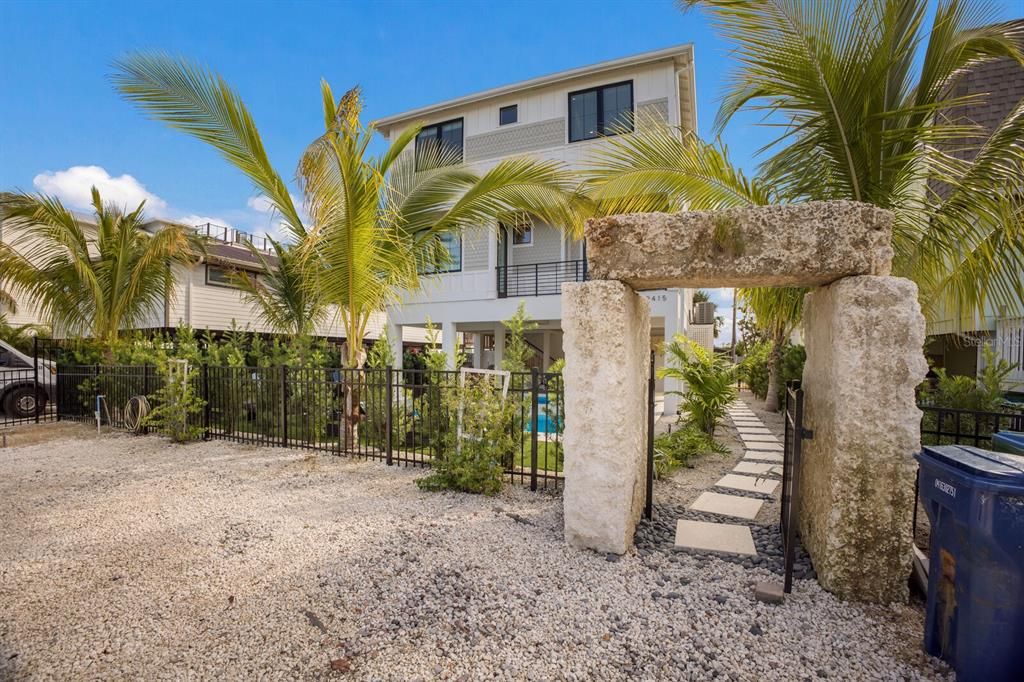 En Venta: $4,500,000 (6 camas, 5 baños, 3400 Pies cuadrados)