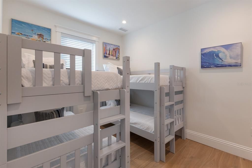 En Venta: $4,500,000 (6 camas, 5 baños, 3400 Pies cuadrados)