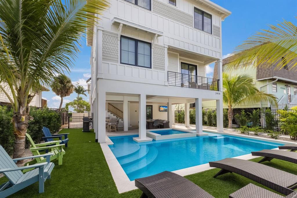 En Venta: $4,500,000 (6 camas, 5 baños, 3400 Pies cuadrados)