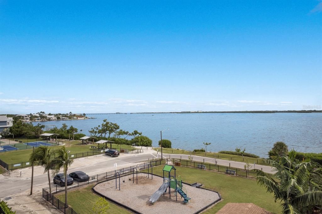 En Venta: $4,500,000 (6 camas, 5 baños, 3400 Pies cuadrados)