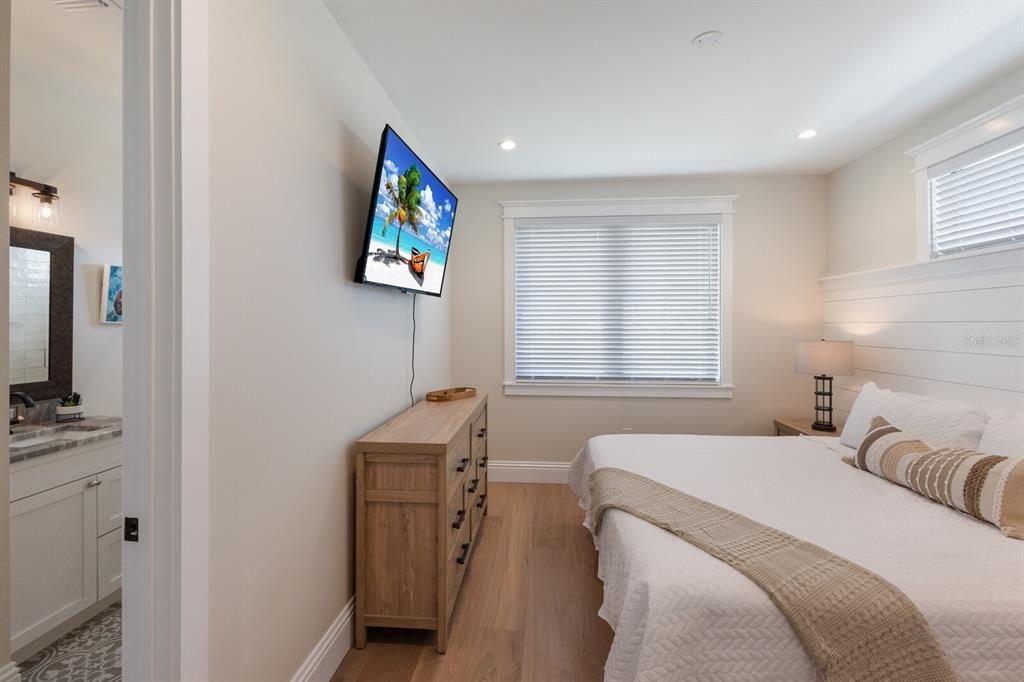 En Venta: $4,500,000 (6 camas, 5 baños, 3400 Pies cuadrados)