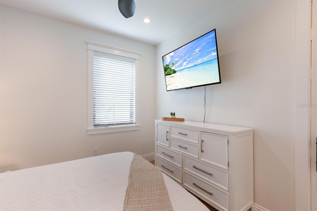 En Venta: $4,500,000 (6 camas, 5 baños, 3400 Pies cuadrados)