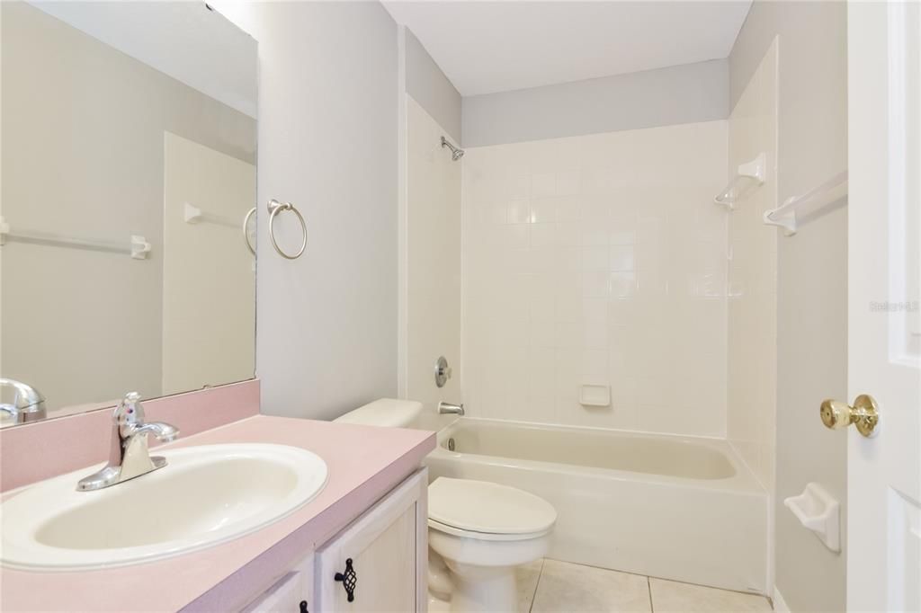 Active With Contract: $1,920 (3 beds, 2 baths, 1140 Square Feet)