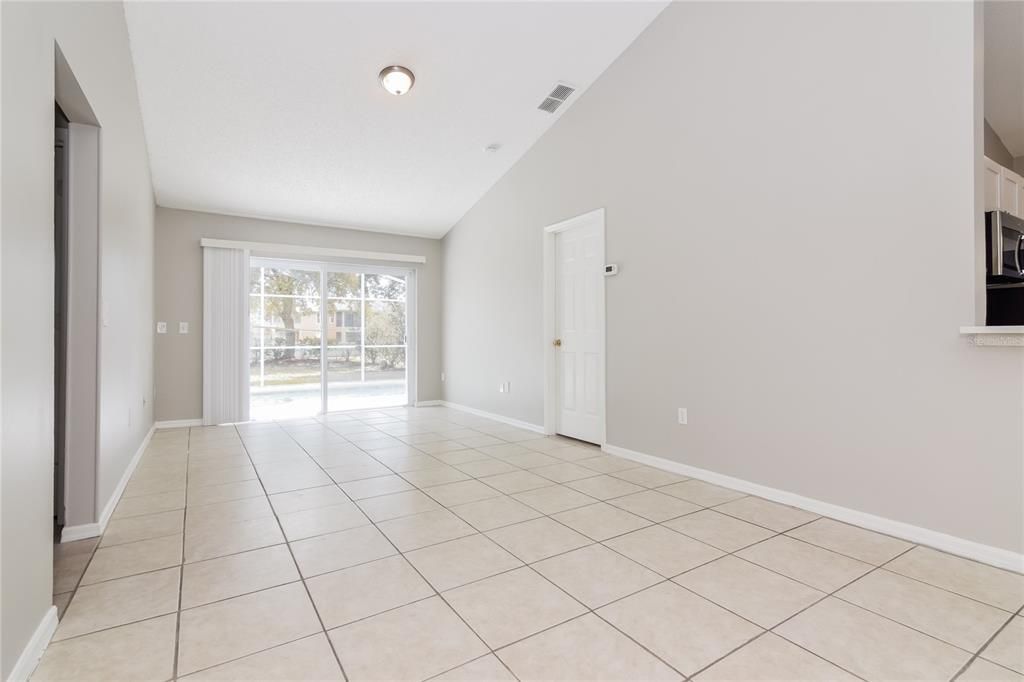 Active With Contract: $1,920 (3 beds, 2 baths, 1140 Square Feet)