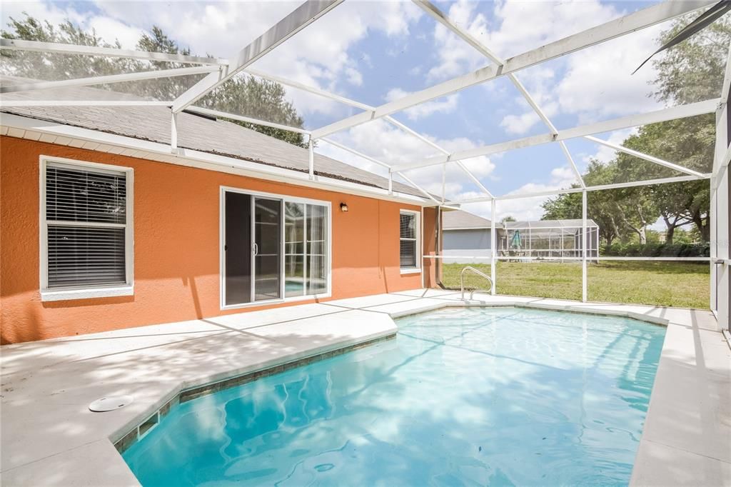 Active With Contract: $1,920 (3 beds, 2 baths, 1140 Square Feet)