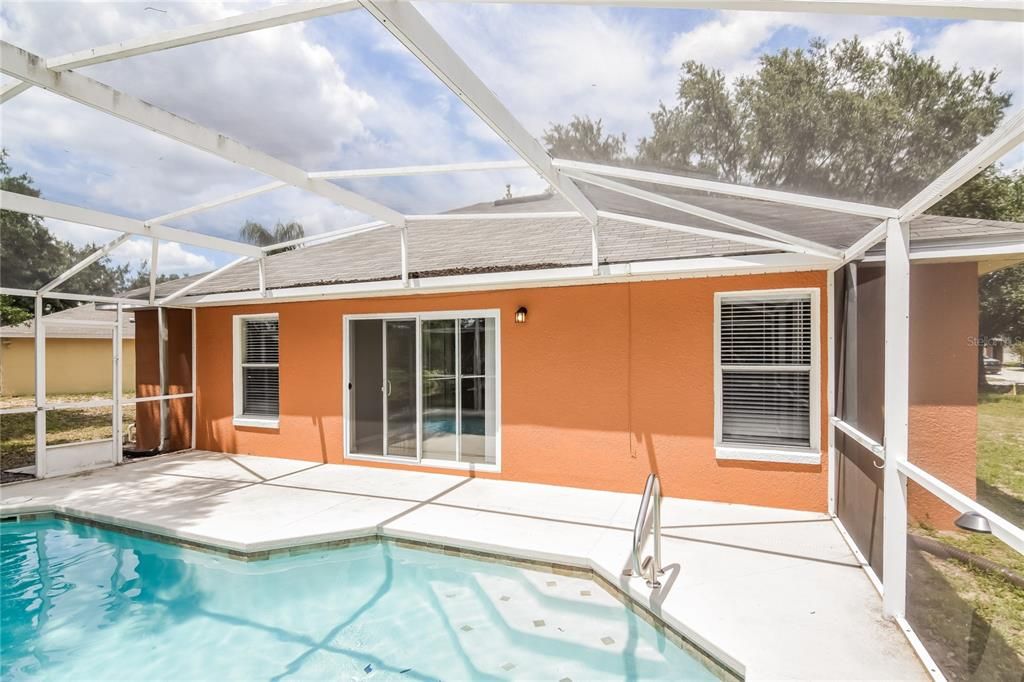 Active With Contract: $1,920 (3 beds, 2 baths, 1140 Square Feet)