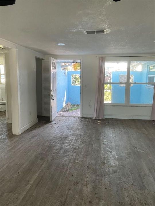 待售: $299,000 (3 贝兹, 2 浴室, 1277 平方英尺)