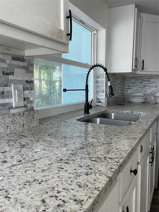 待售: $299,000 (3 贝兹, 2 浴室, 1277 平方英尺)