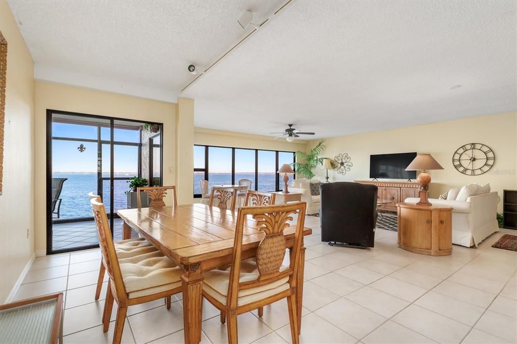 待售: $419,000 (3 贝兹, 2 浴室, 1974 平方英尺)