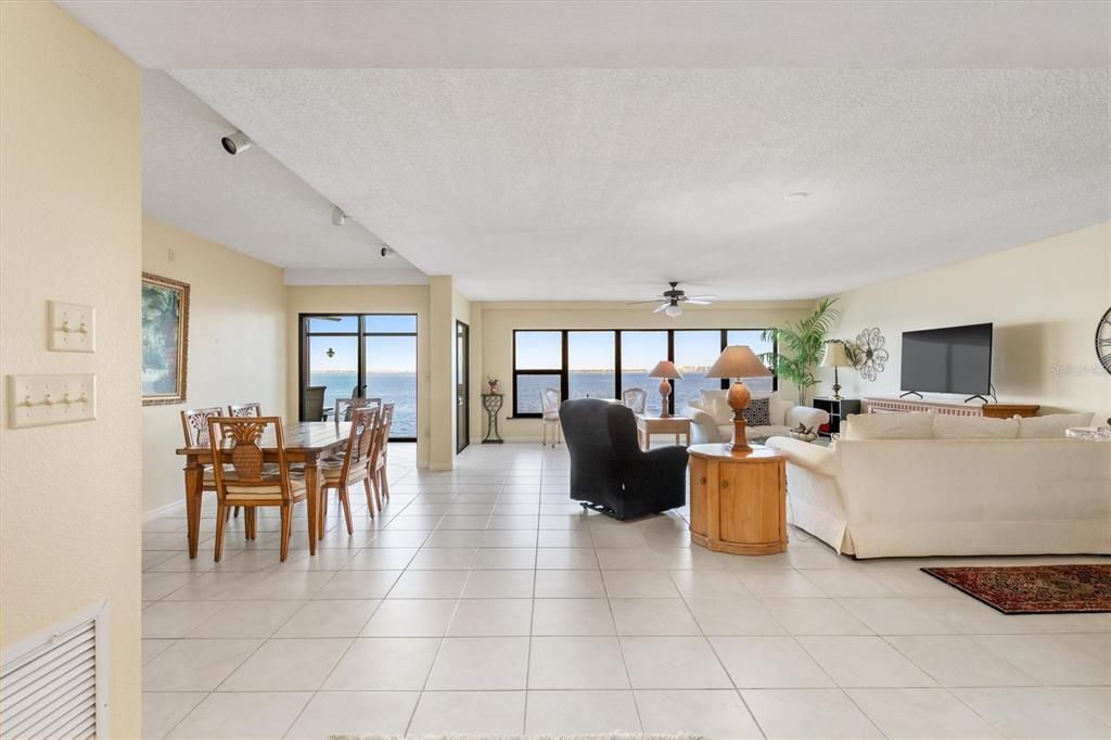 待售: $419,000 (3 贝兹, 2 浴室, 1974 平方英尺)