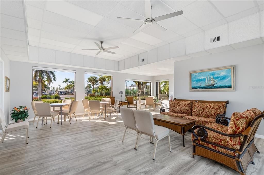 待售: $419,000 (3 贝兹, 2 浴室, 1974 平方英尺)