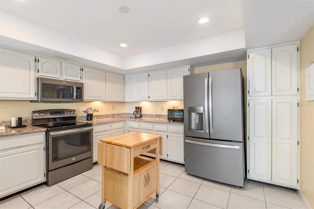 待售: $419,000 (3 贝兹, 2 浴室, 1974 平方英尺)