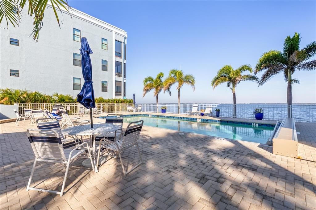 待售: $419,000 (3 贝兹, 2 浴室, 1974 平方英尺)